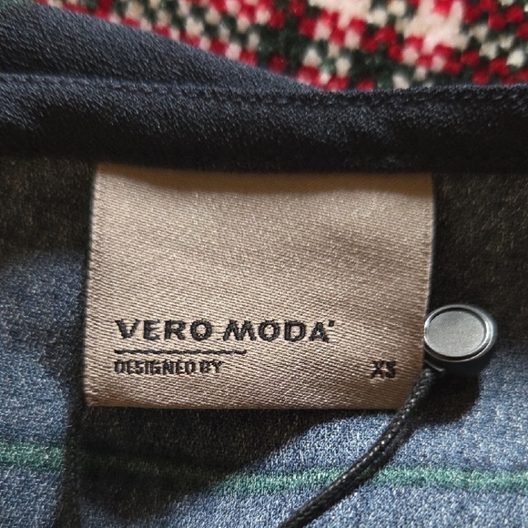 Vero Moda Navy and White Grid Long Sleeve Dress - Picture 5 of 5